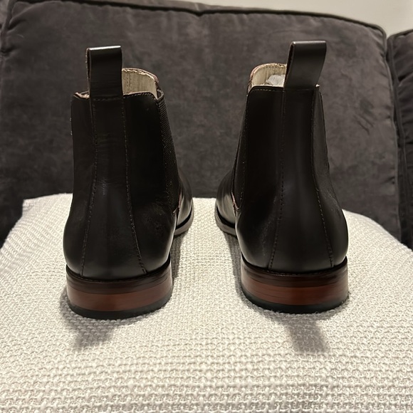 NWOT Men’s Banana Republic “Drake” Brown Leather Slip On Boots Size 9 - Picture 4 of 8